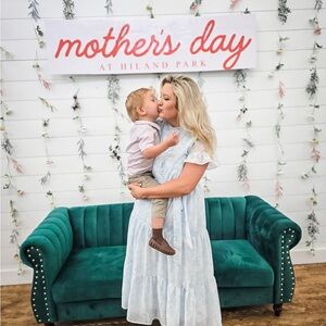 Meet your Posher, Caitlin